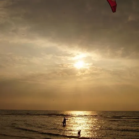 Allyoucansurf Chalet شقة بيتين