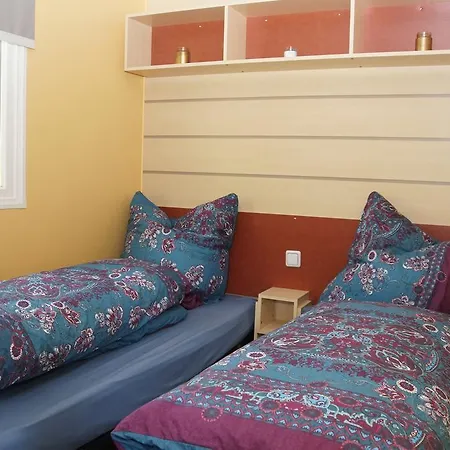 Allyoucansurf Chalet بيتين